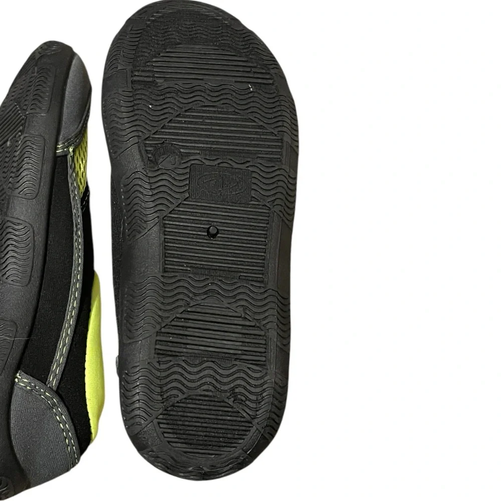 NWOT Athletic Works Kids Beach Water Shoe Size 2/3